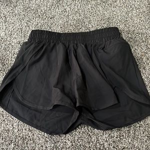 Sunzel size 6 black running shorts with liner.